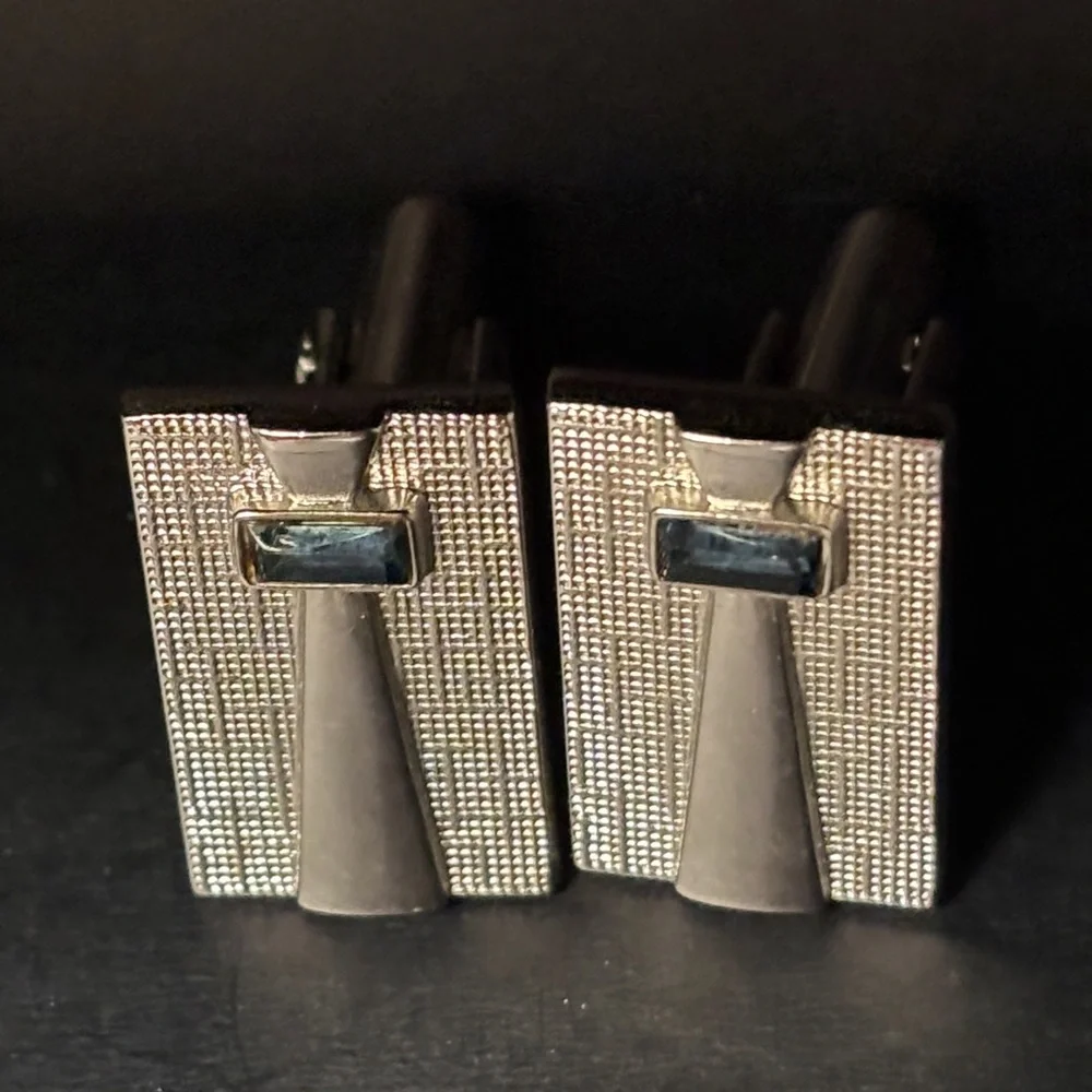 🟣Rectangular Cufflinks, Silver Textured With Blue Stone Vintage